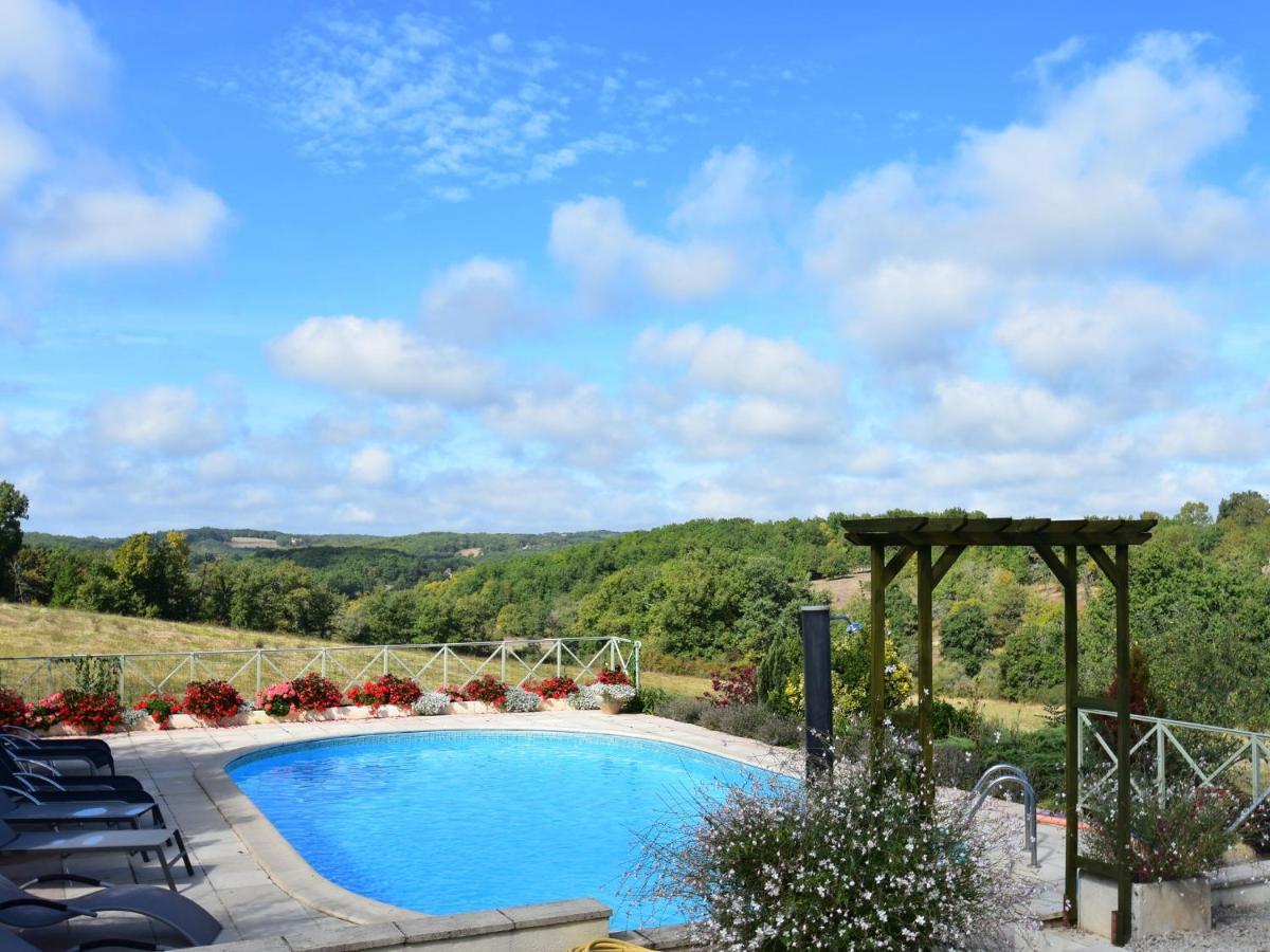 Charming Holiday Home With Pool Lavercantiere Екстер'єр фото