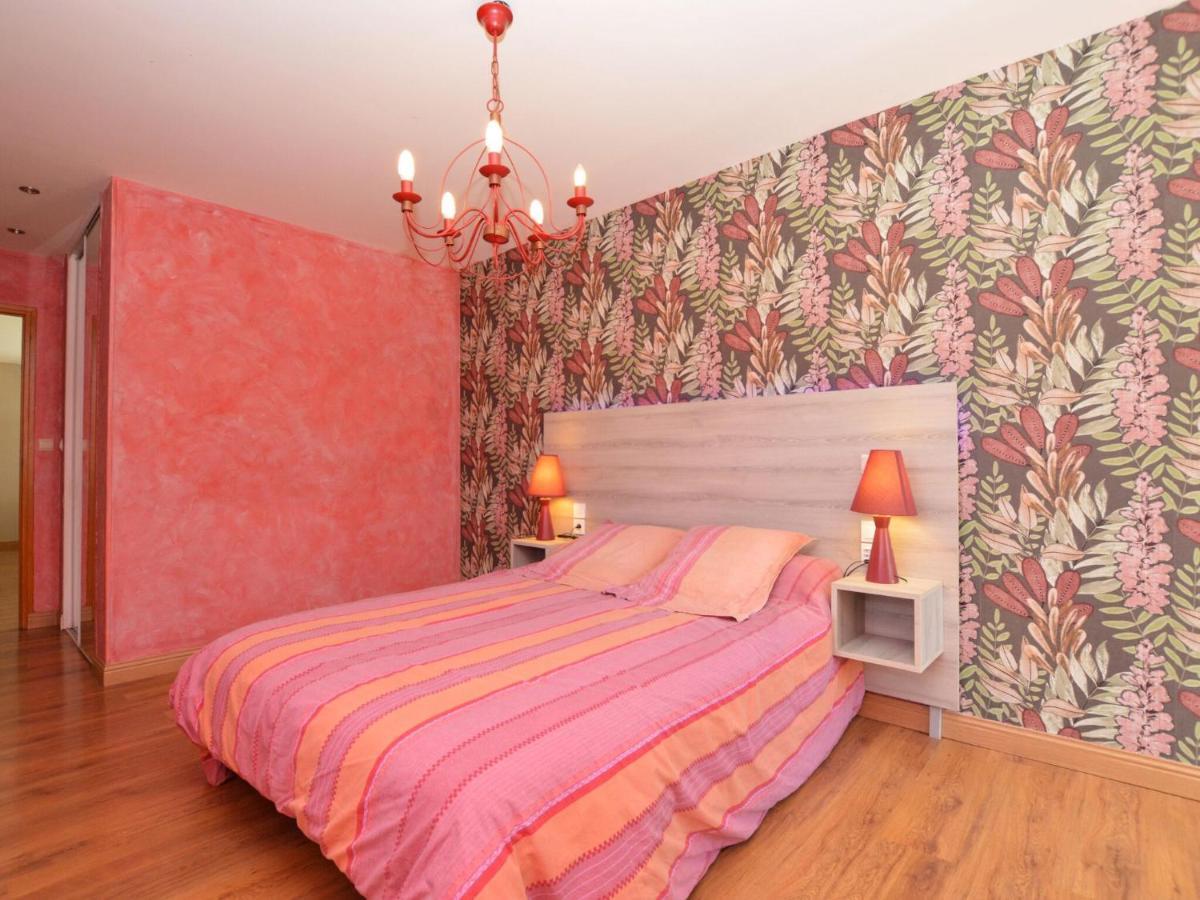 Charming Holiday Home With Pool Lavercantiere Екстер'єр фото