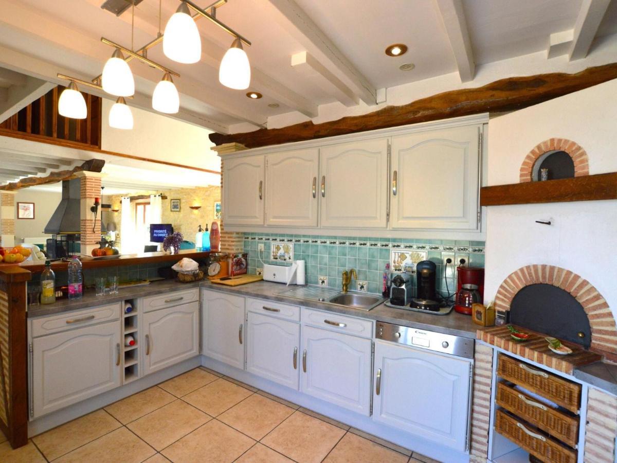 Charming Holiday Home With Pool Lavercantiere Екстер'єр фото